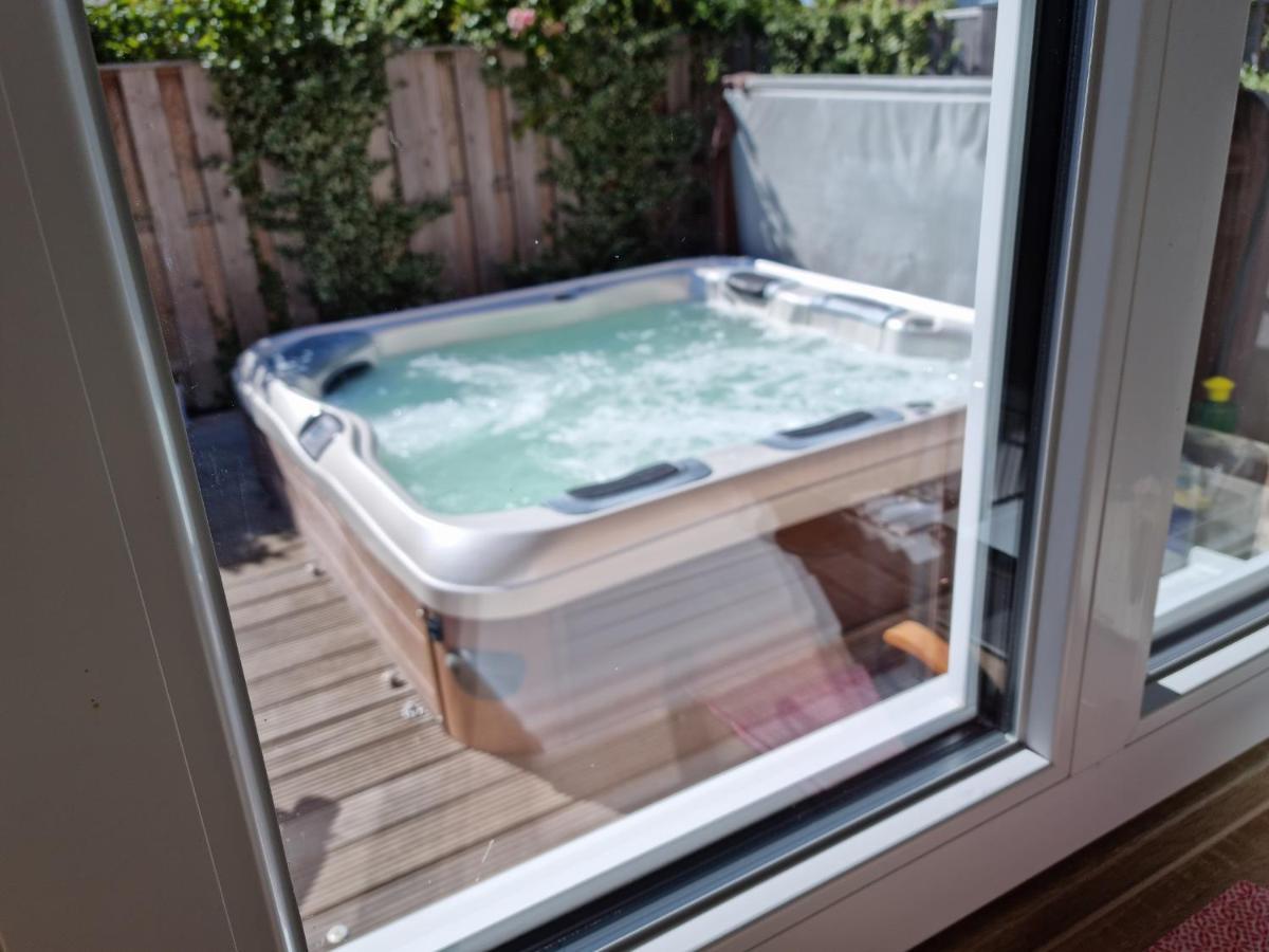 Ostsee-Wellnesslandhaus Mit Sauna, Jacuzzi, Innenwhirlpool Kalkhorst Buitenkant foto